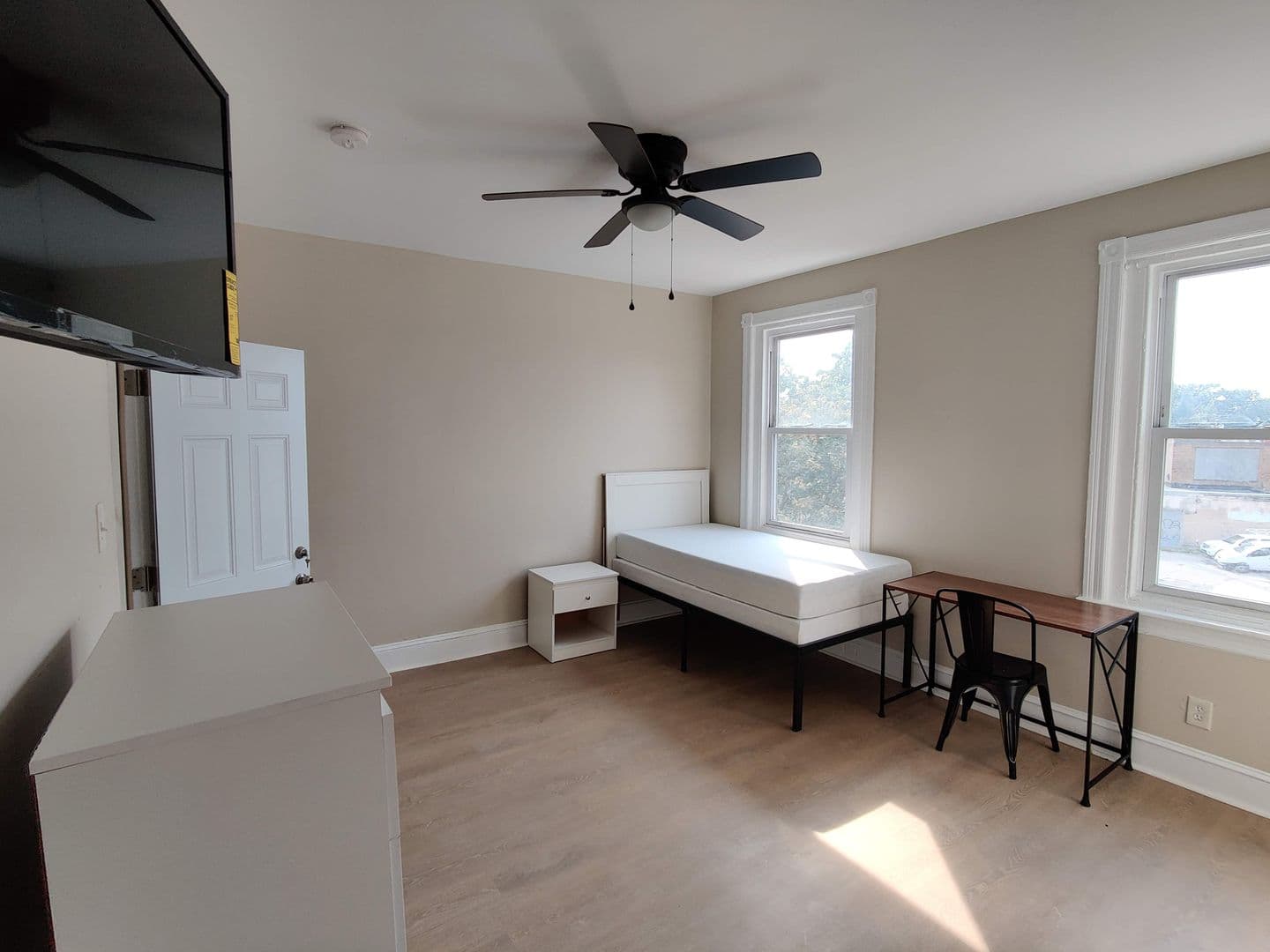 Philadelphia Apartment: 4051 N Broad St