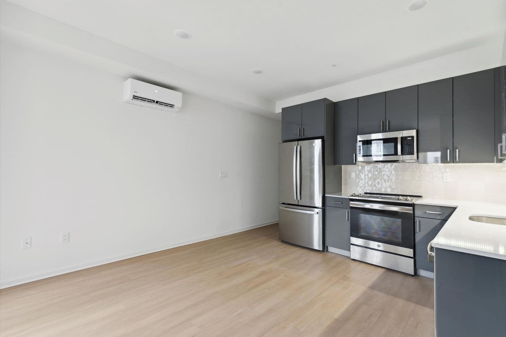 Philadelphia Apartment: 245 N 12th St