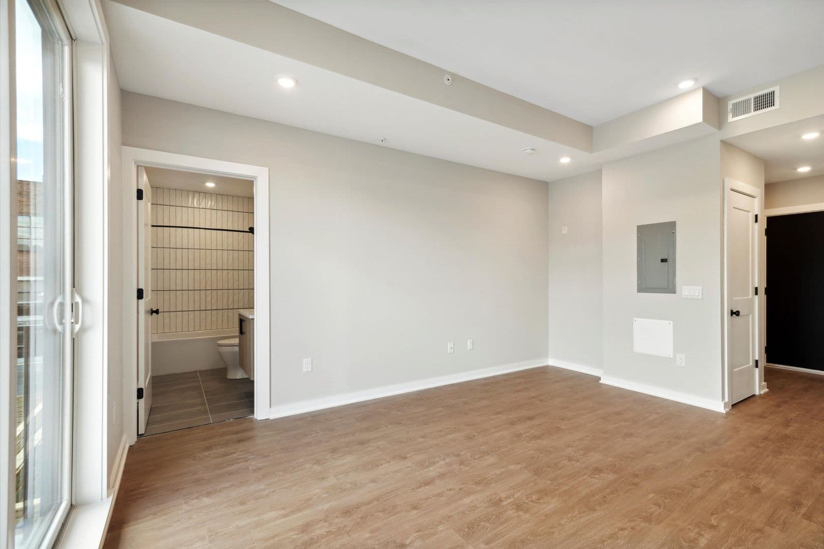 Philadelphia Apartment: 308 W Chelten Ave