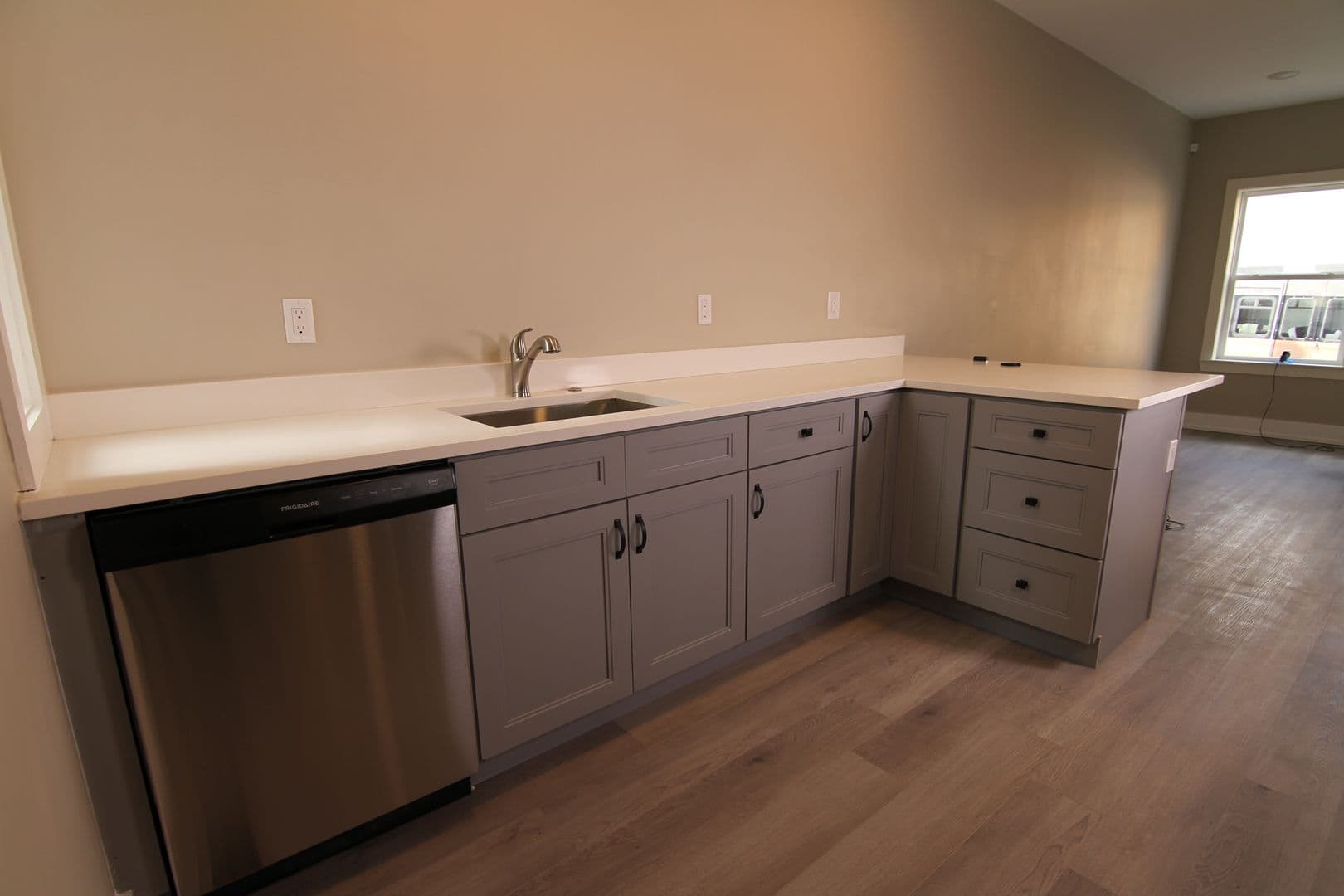 Philadelphia Apartment: 2706 Wharton St