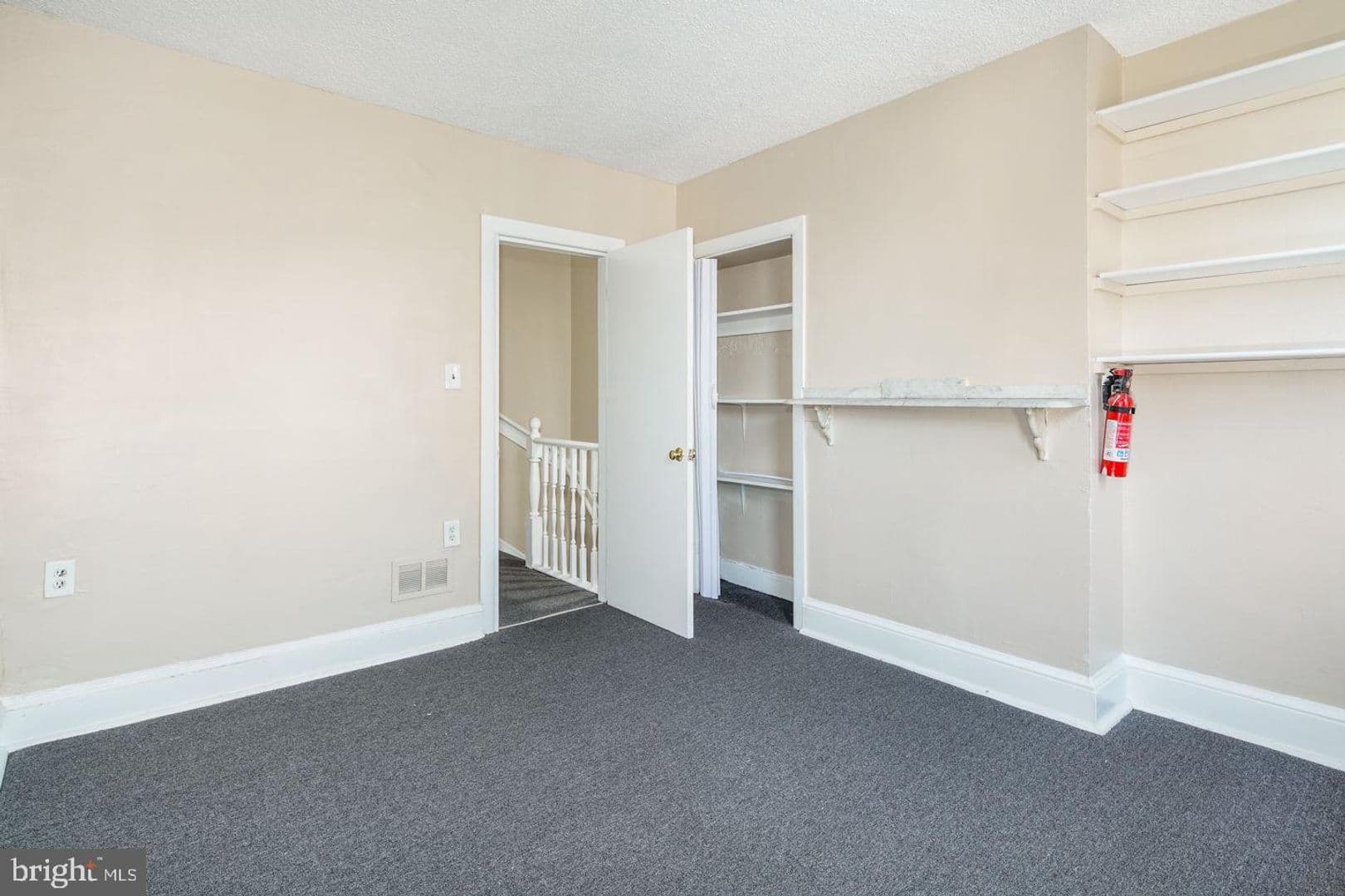 Philadelphia House: 430 E Flora St