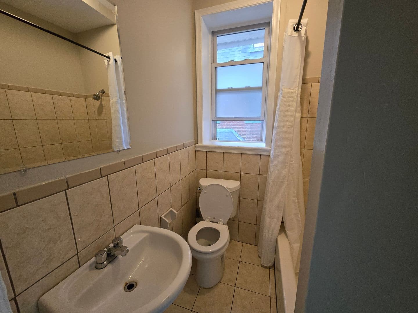 Philadelphia Apartment: 4915 N 13th St