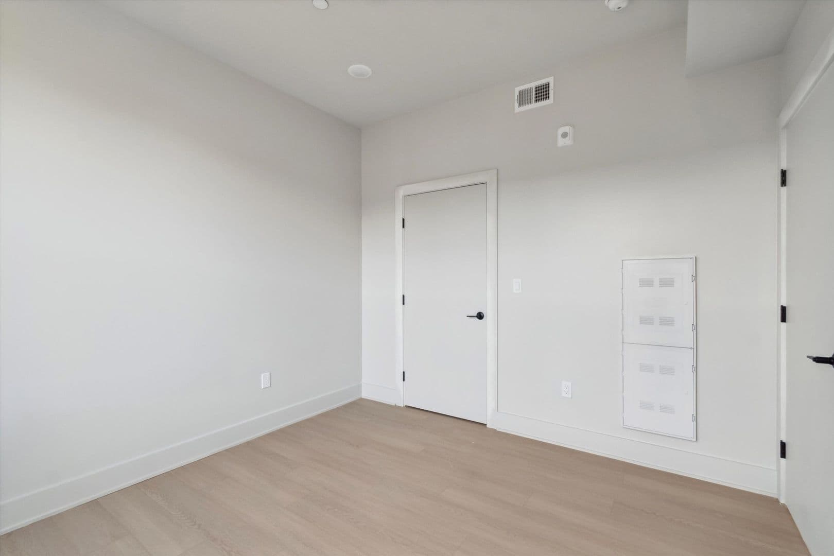 Philadelphia Apartment: 5521 Wayne Ave