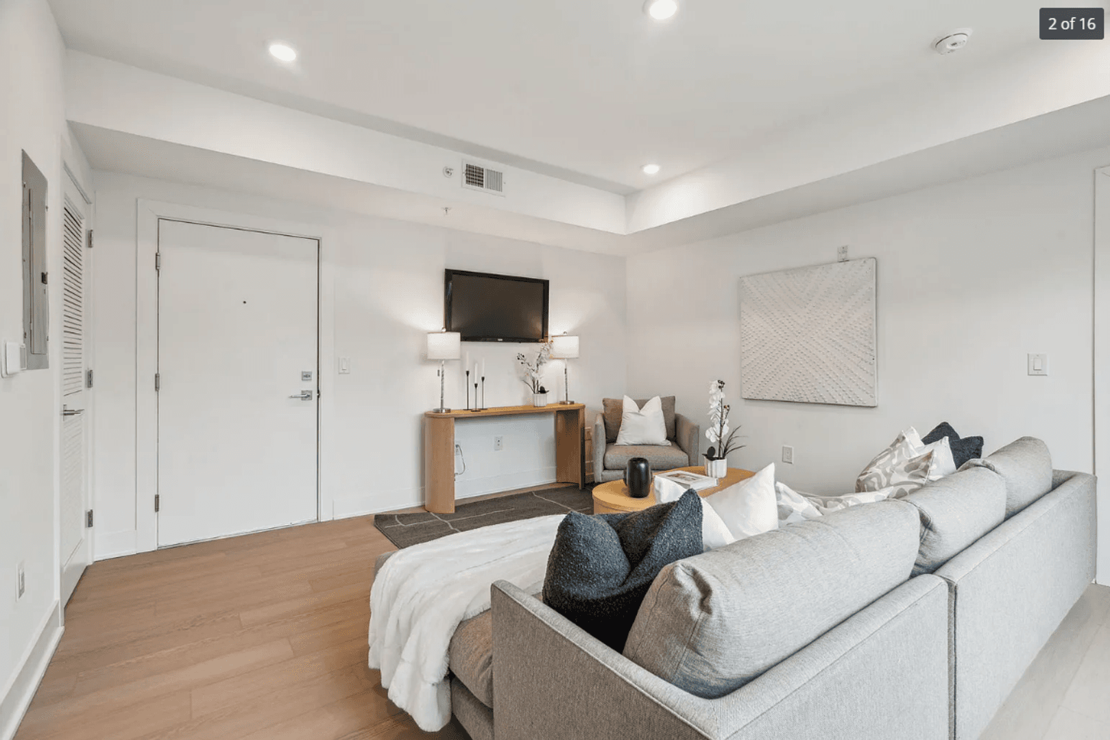 Philadelphia Apartment: 2000 Dreer St