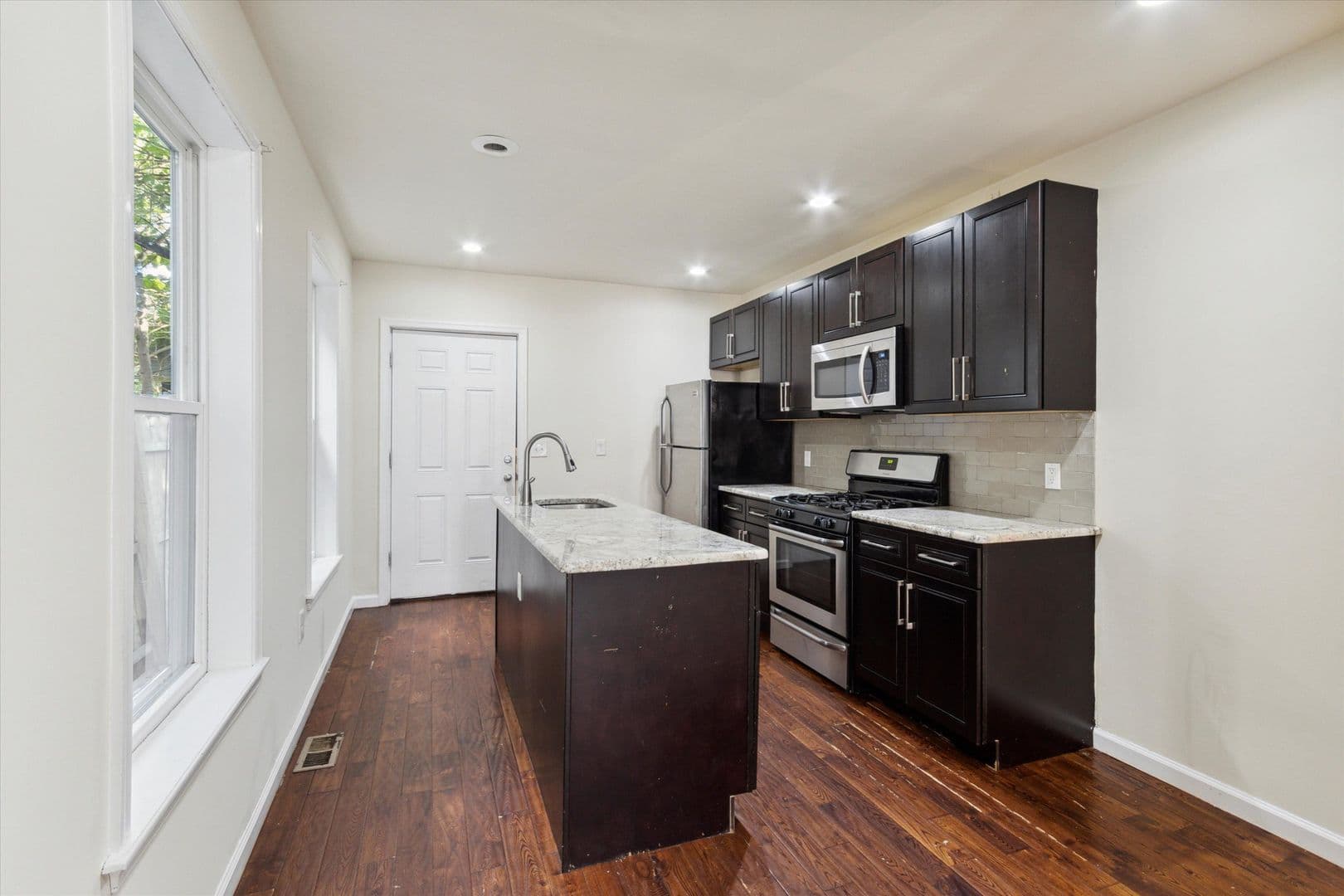Philadelphia House: 1804 W Montgomery Ave