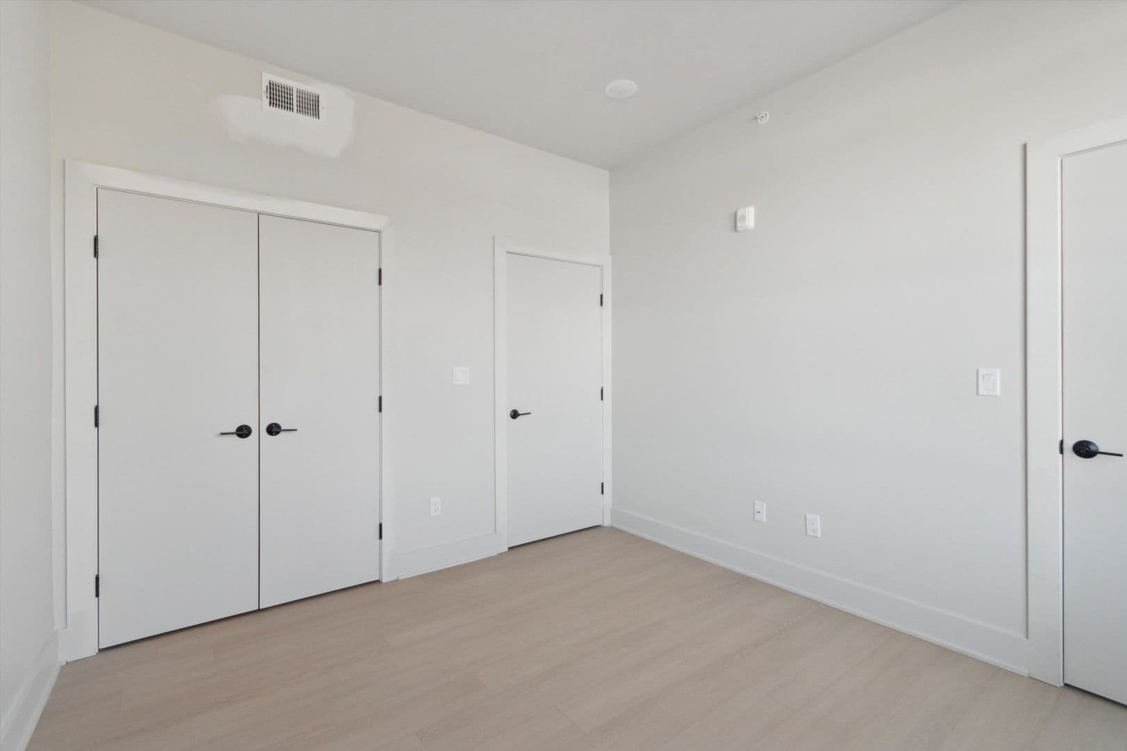 Philadelphia Apartment: 5521 Wayne Ave