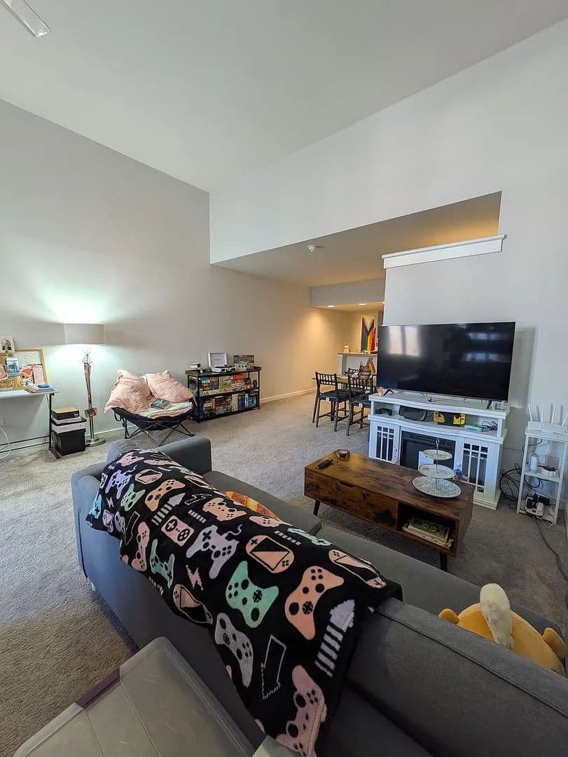 Philadelphia Apartment: 237 Chestnut St