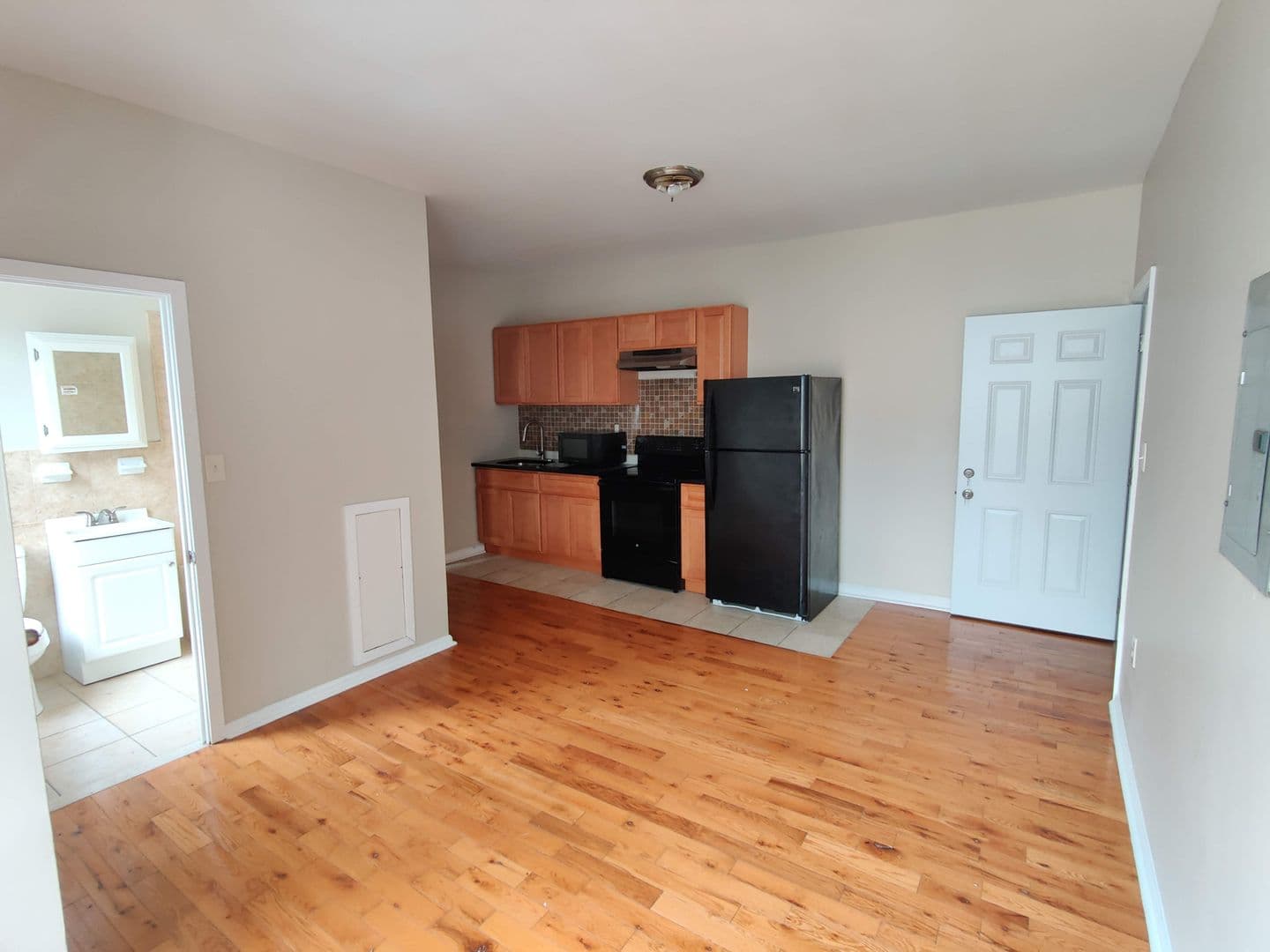 Philadelphia Apartment: 4051 N Broad St