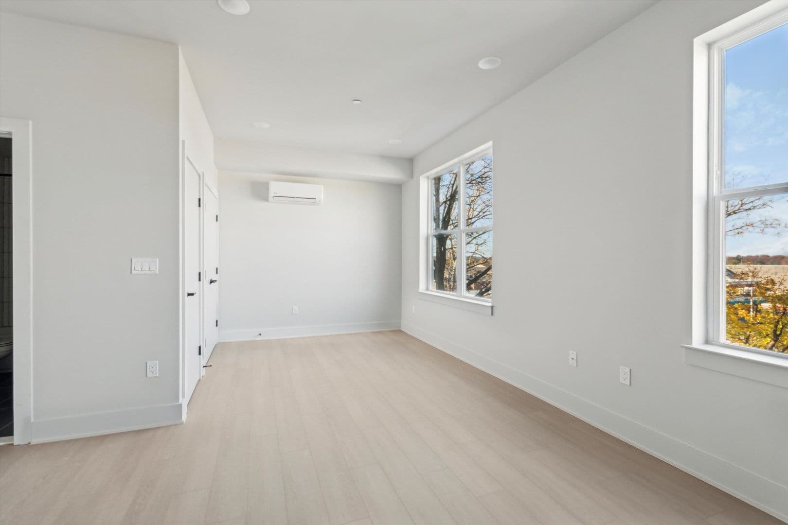 Philadelphia Apartment: 5521 Wayne Ave