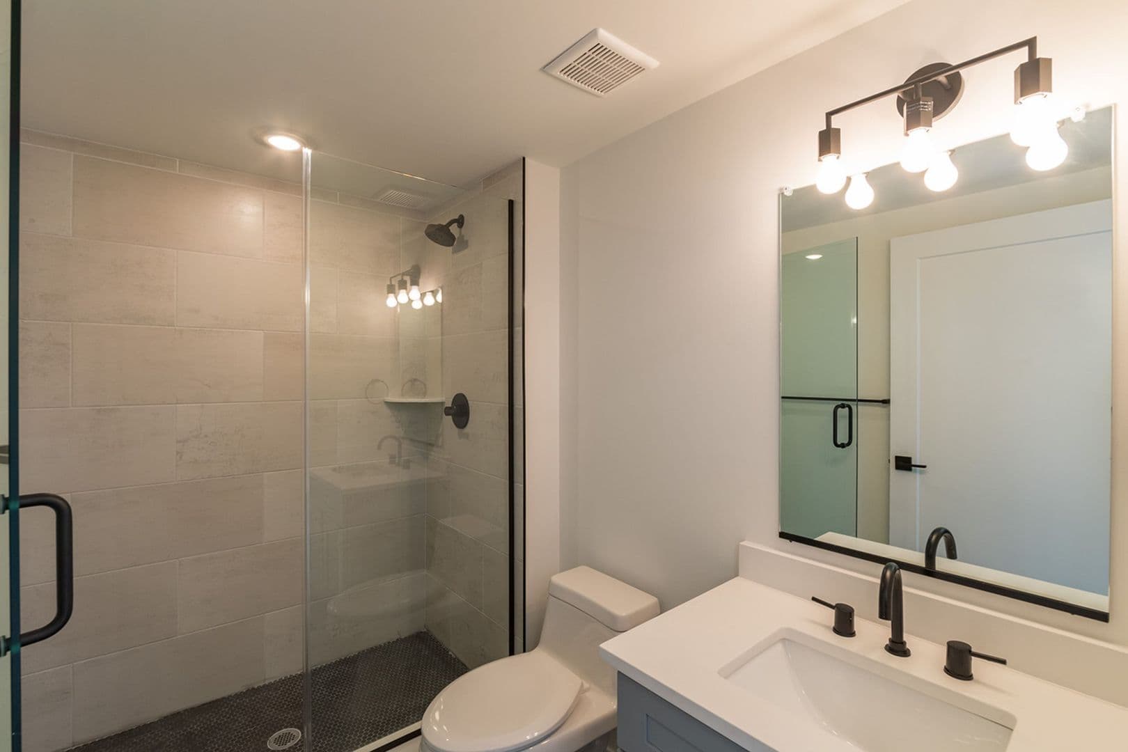 Philadelphia Apartment: 629 W Girard Ave