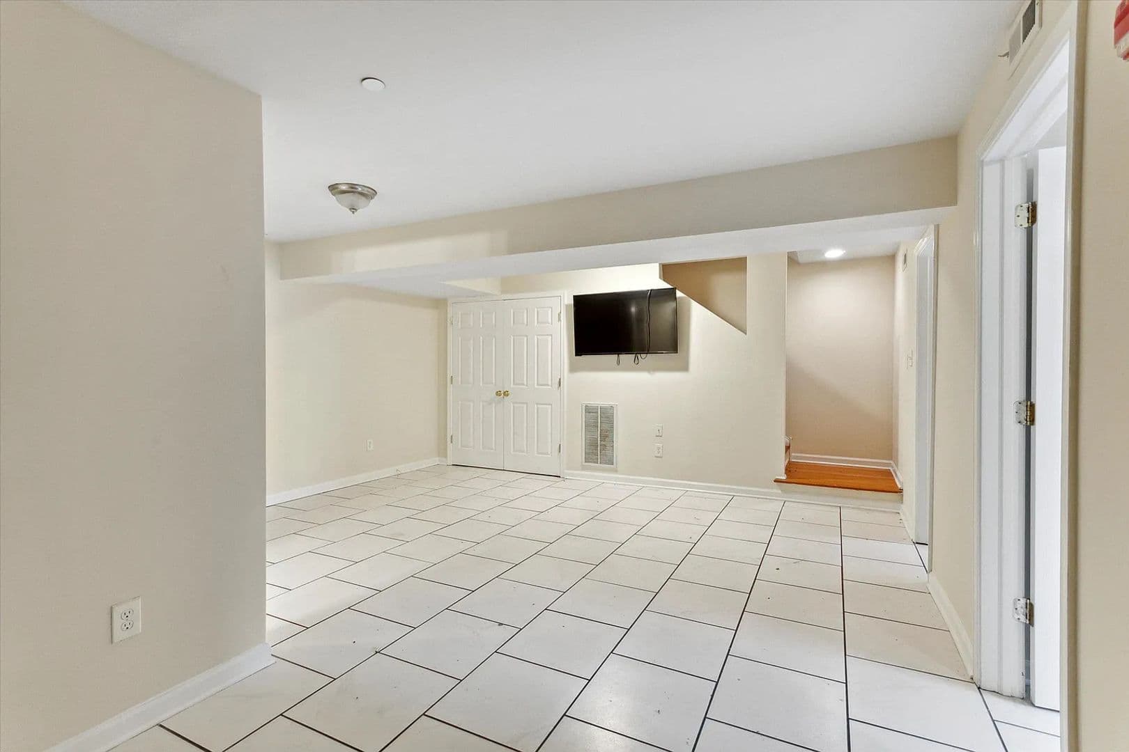 Philadelphia Apartment: 1519-21 N 16th St