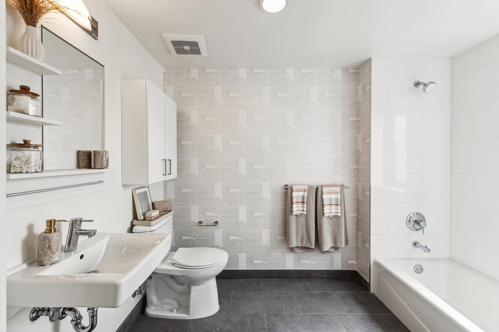 San Francisco Apartment: 1201 Sutter