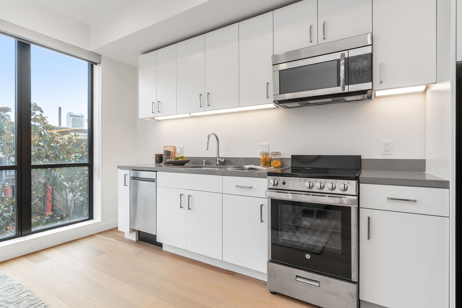 San Francisco Apartment: 1201 Sutter