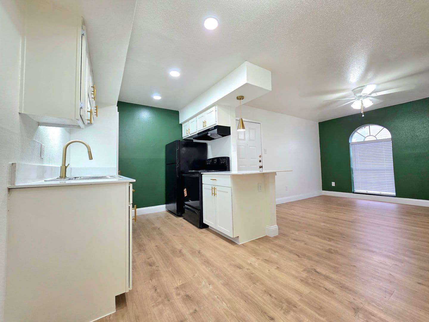 San Antonio Apartment: 534 Hunt Lane