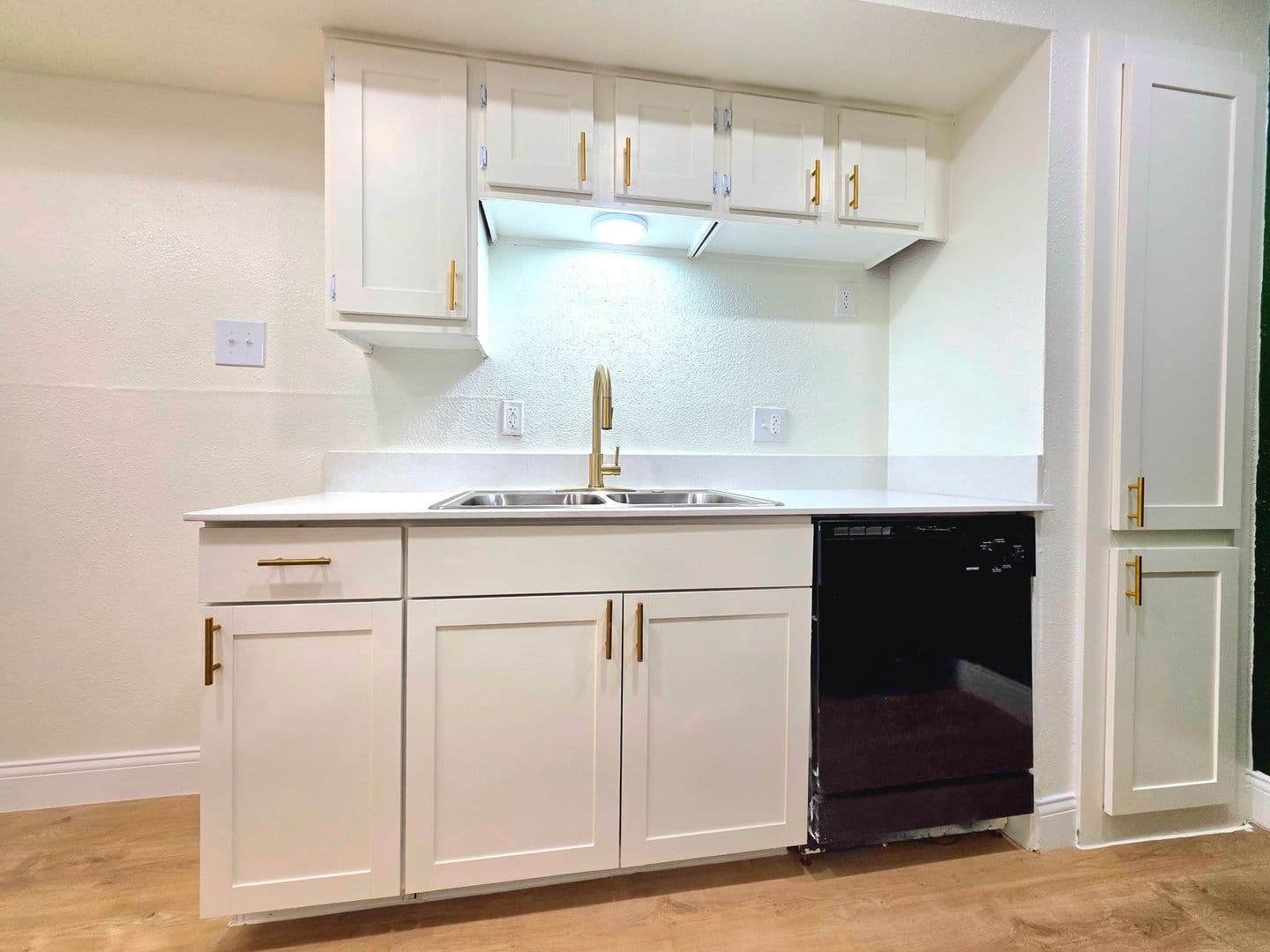 San Antonio Apartment: 534 Hunt Lane