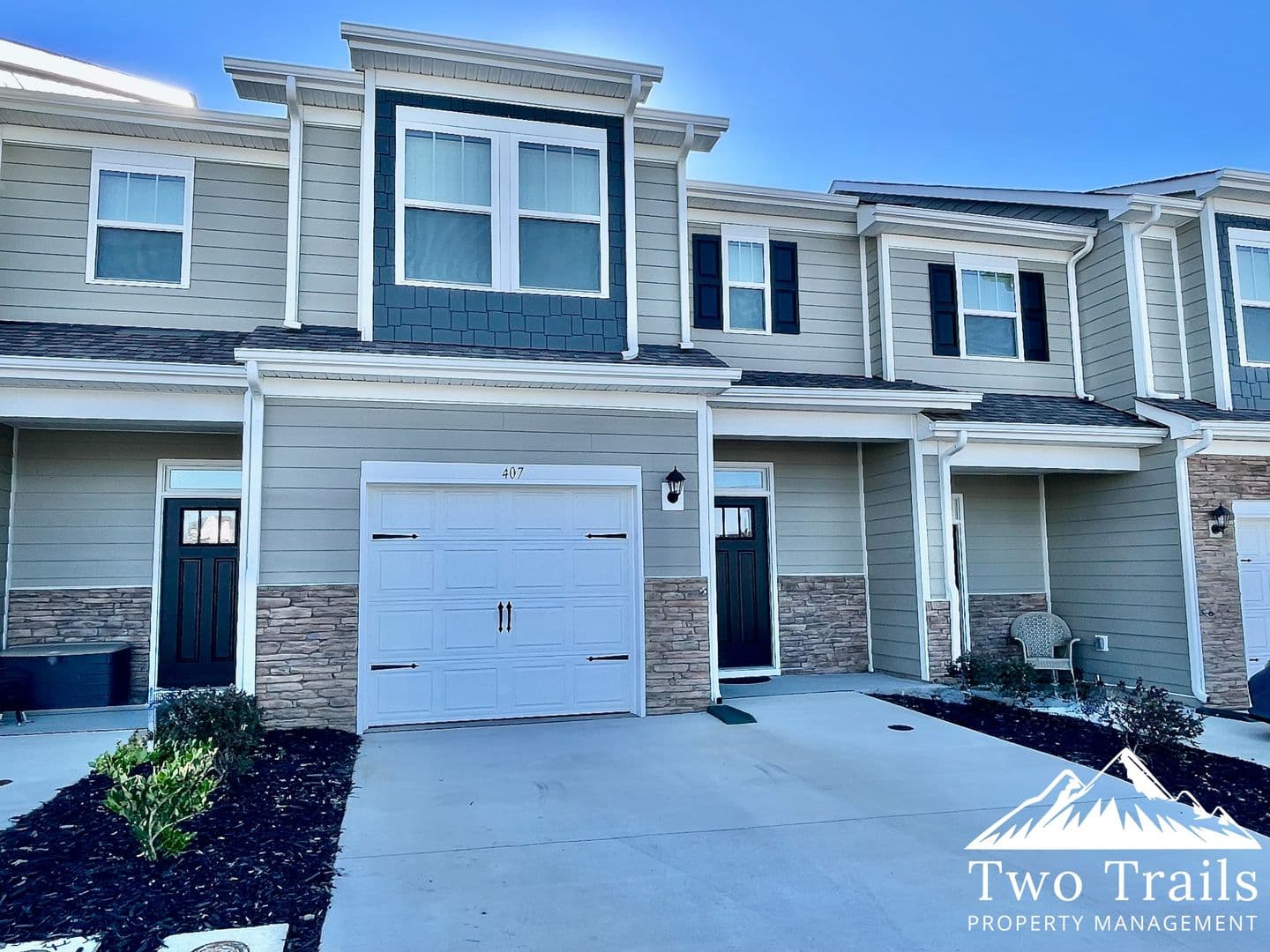 Hendersonville House: 407 Creekview Rd.