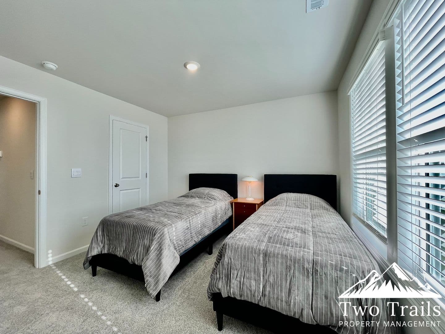 Hendersonville House: 407 Creekview Rd.