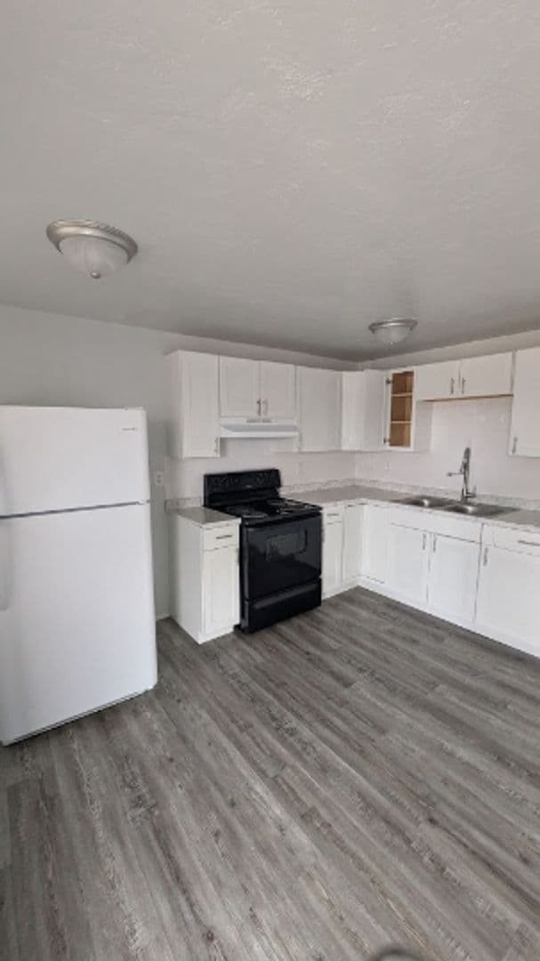 Oklahoma City Apartment: 6111 S Klein Ave