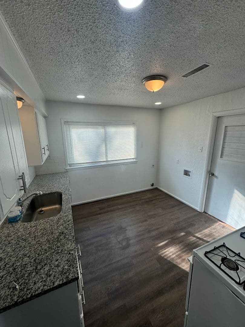 Oklahoma City House: 1502 SE 64th ST