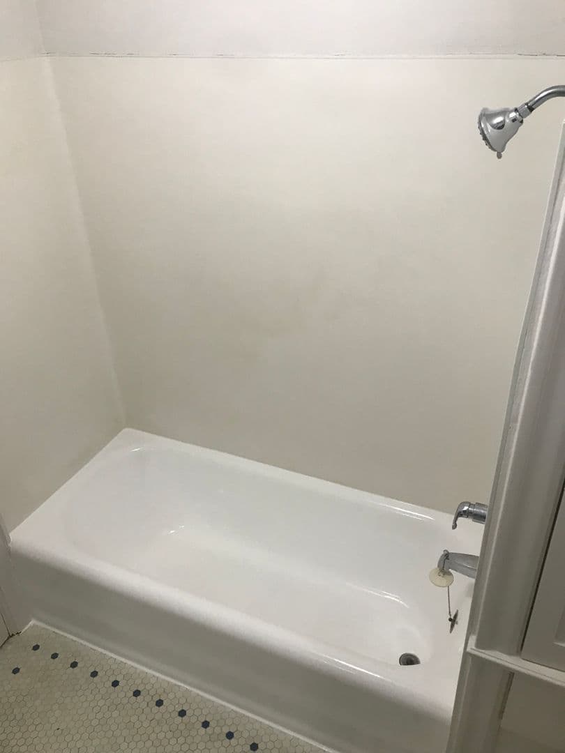 Seattle Apartment: 4203 Brooklyn Ave NE
