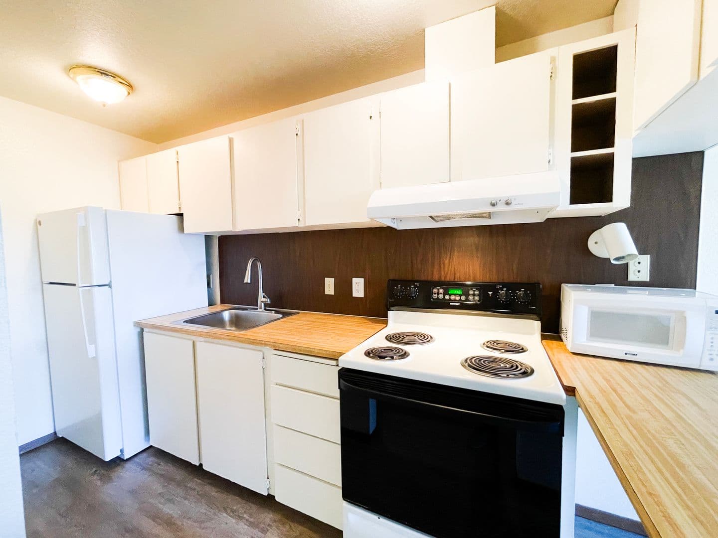 Seattle Apartment: Adria Northstar - 5222 University way
