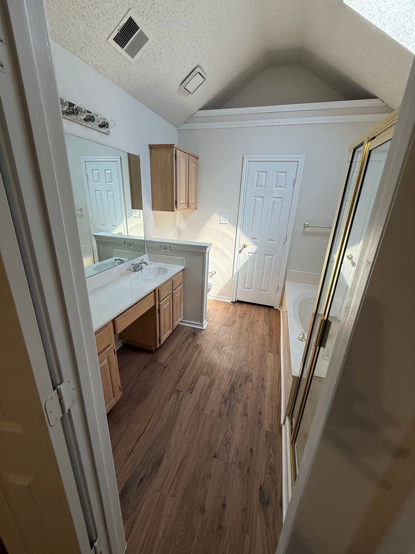 Lewisville House: 1737 Circle Creek Dr.