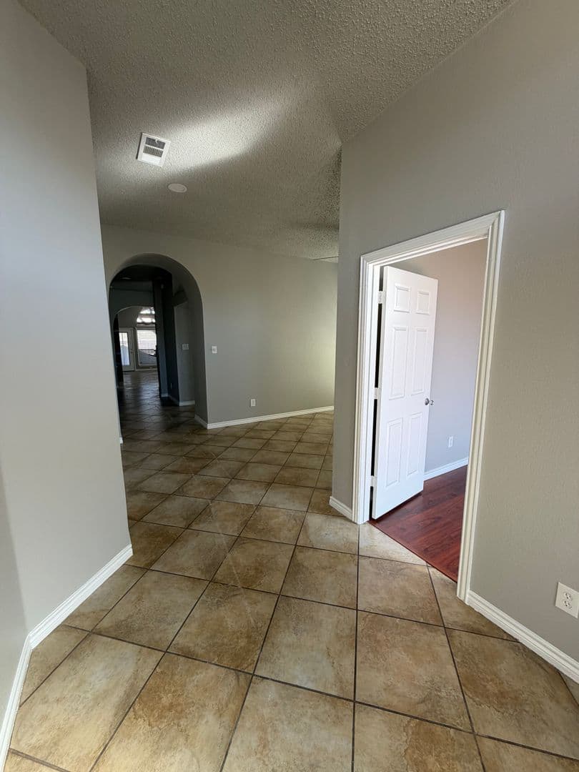 Fort Worth House: 6720 Stockton Dr.