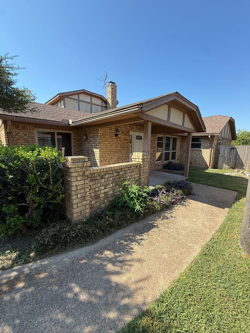 Fort Worth Apartment: 7412-14 Lemonwood Ln.