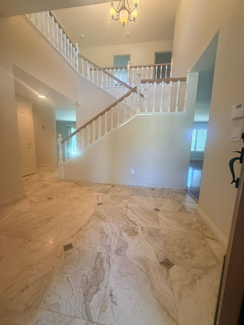 Bonita House: 526 Trailridge Drive