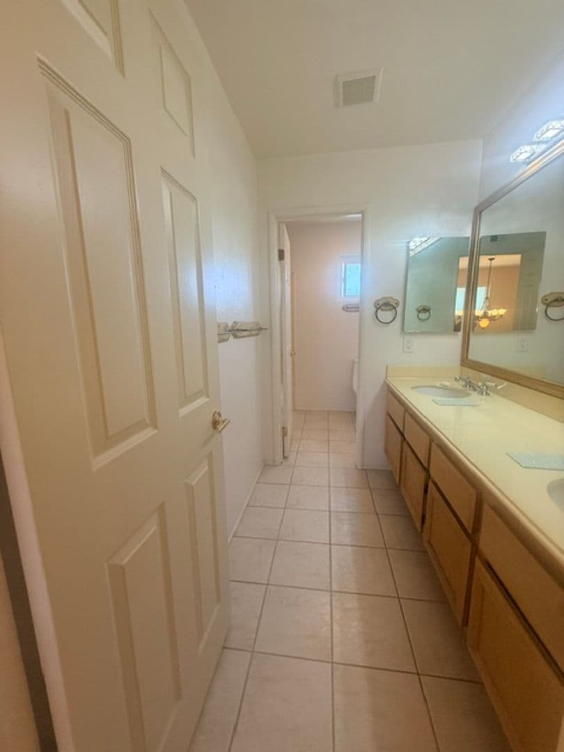 Bonita House: 526 Trailridge Drive