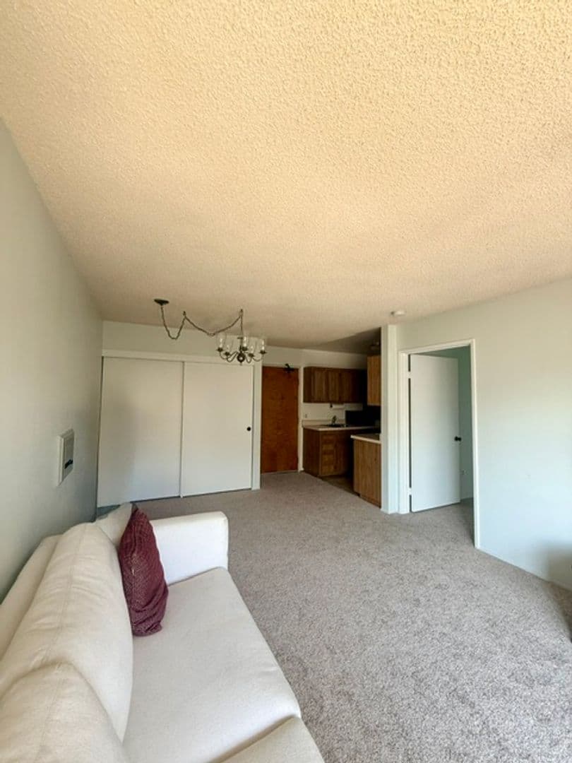 San Diego House: 6650 Amherst Street #5 C