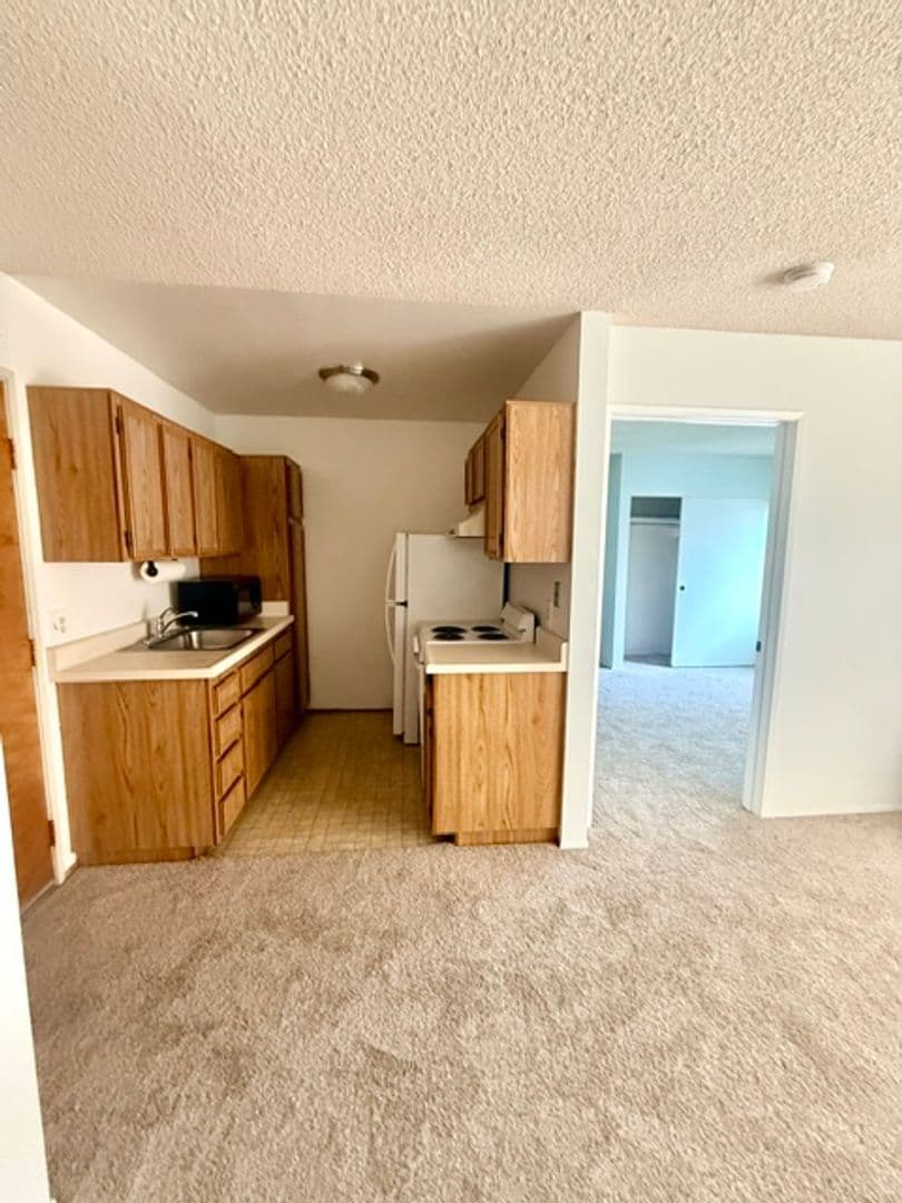 San Diego House: 6650 Amherst Street #5 C