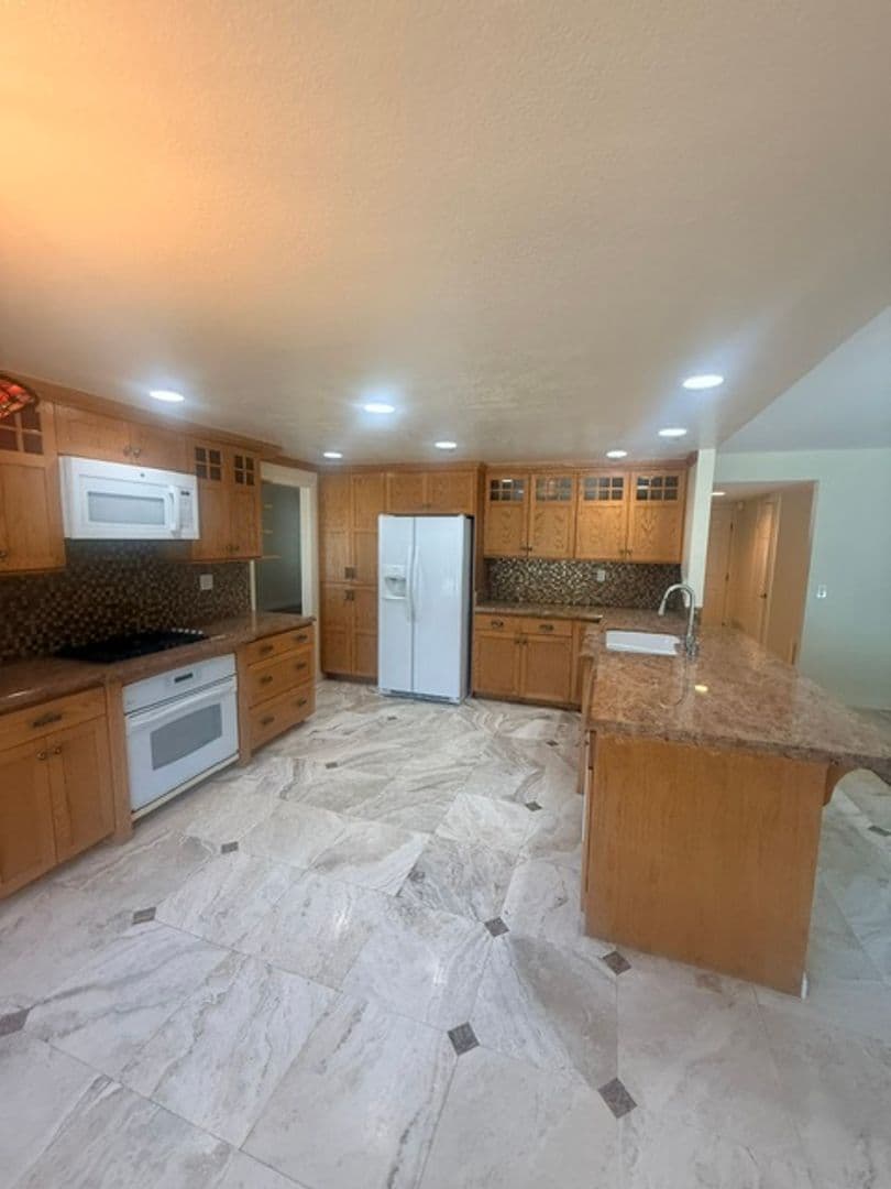 Bonita House: 526 Trailridge Drive