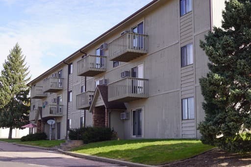 Sioux Falls Apartment: 1301 S. Cleveland