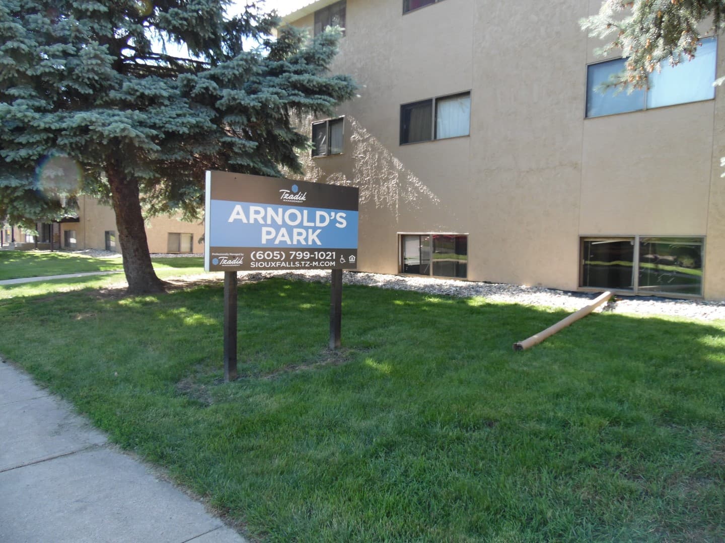 Sioux Falls Apartment: 1201-1209 N. Prairie Avenue