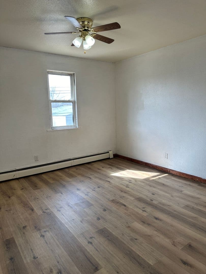 Dickinson Apartment: 130 1st Ave SE