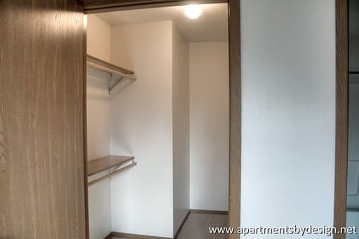 Sioux Falls Apartment: 609 N Cleveland Ave