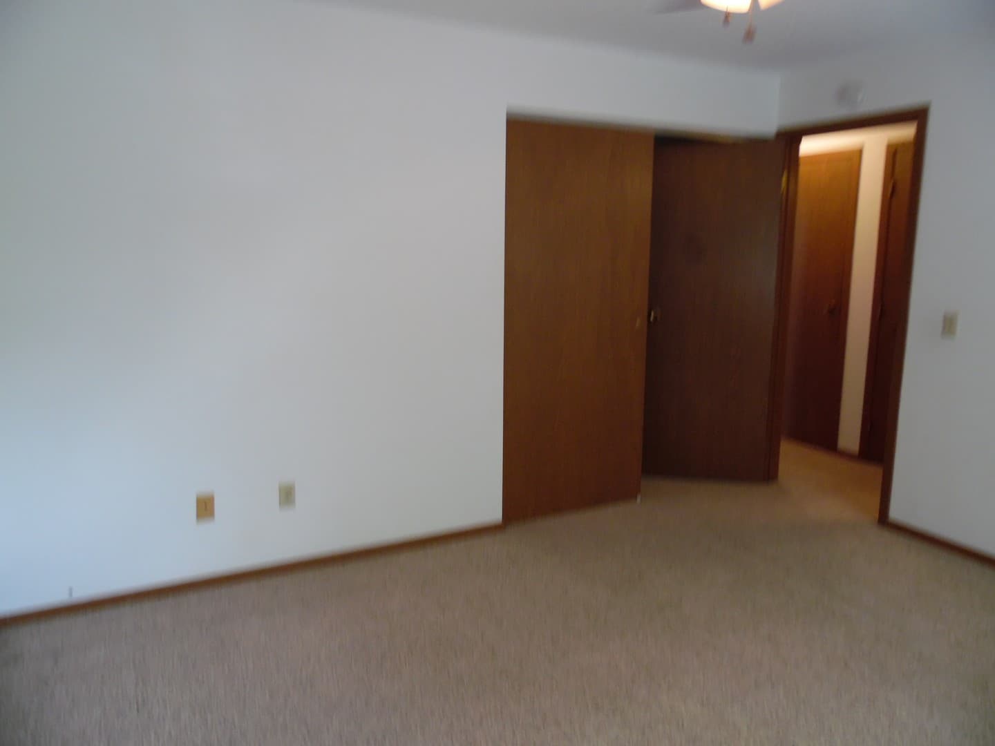 Sioux Falls Apartment: 1900 W 6th St.