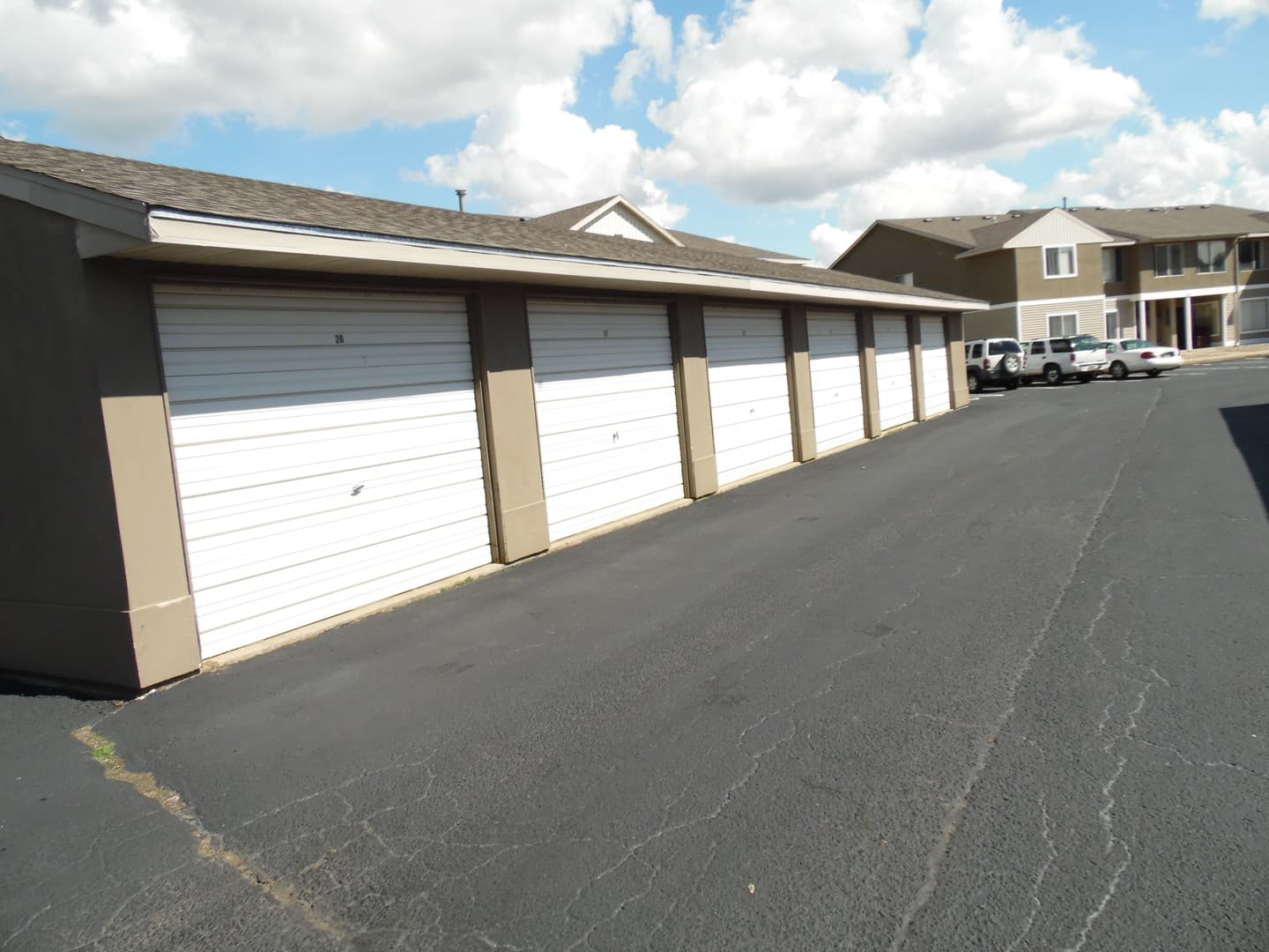 Sioux Falls Apartment: 701 S. Lyons Avenue