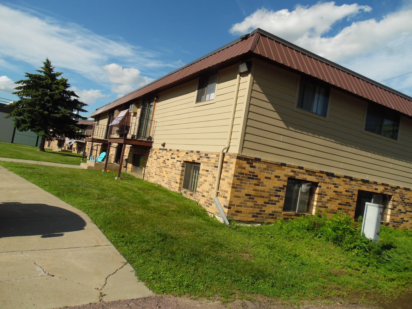 Sioux Falls Apartment: 1000-1020 N. Covell Avenue