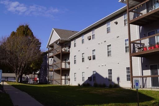 Sioux Falls Apartment: 4500-4504 E. 16th Street