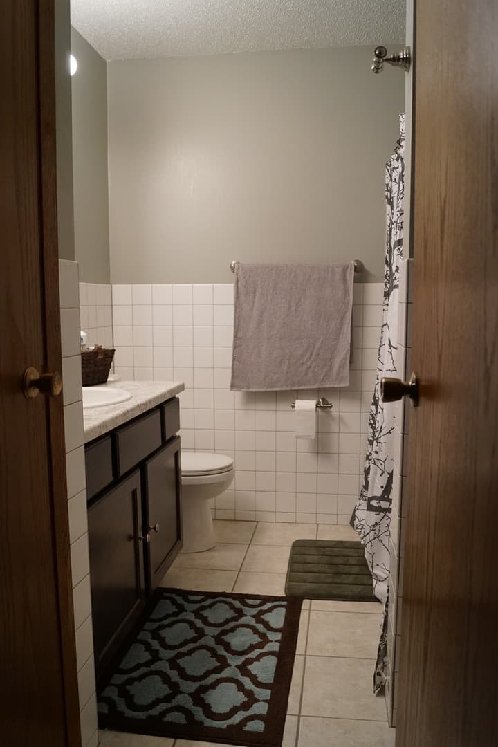 Sioux Falls Apartment: 4400 S Louise Avenue