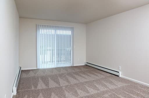 Sioux Falls Apartment: 1311 N Cleveland Ave