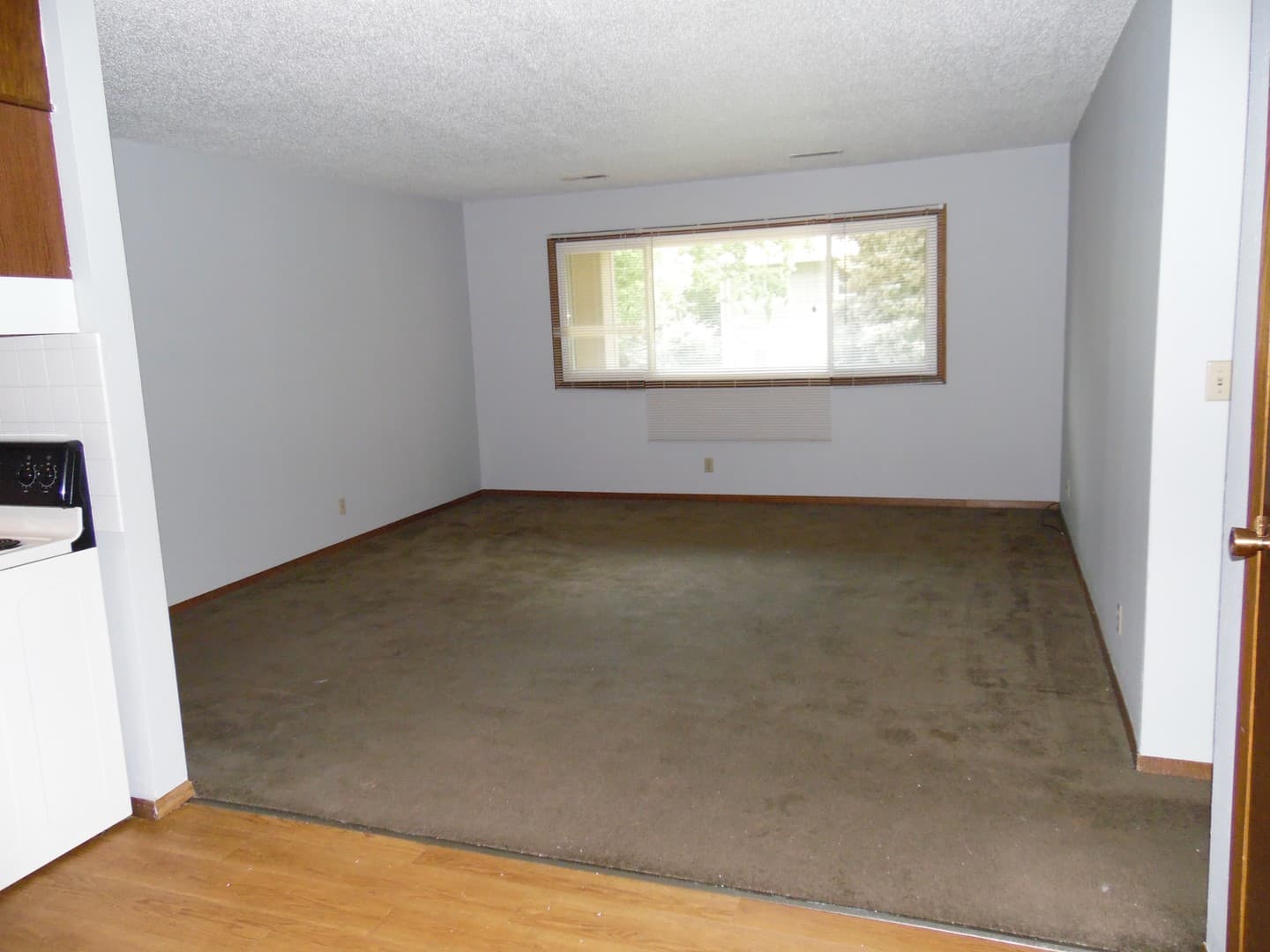 Sioux Falls Apartment: 4400 S Louise Avenue