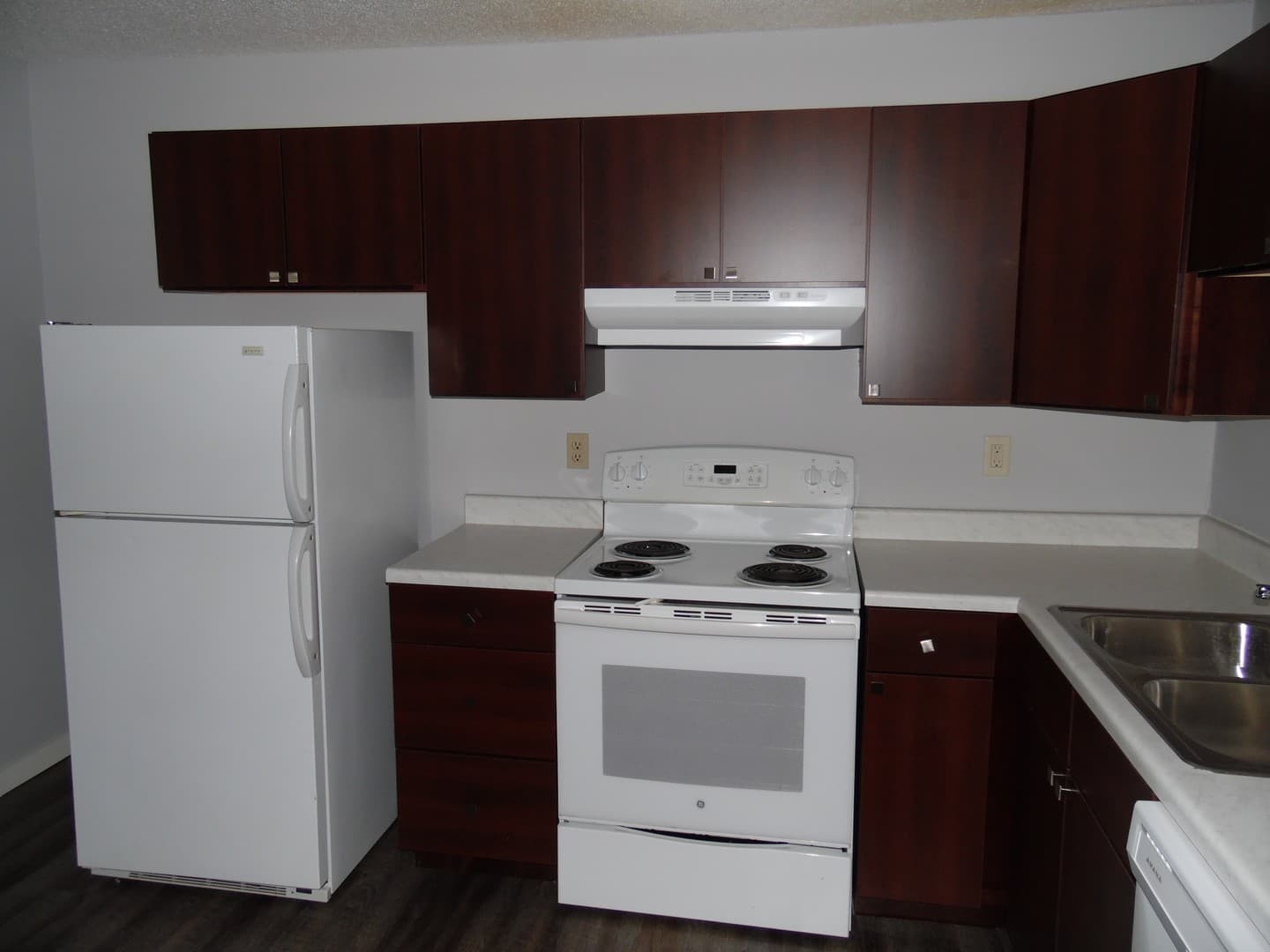 Sioux Falls Apartment: 3000-3012 S Mayfair Drive