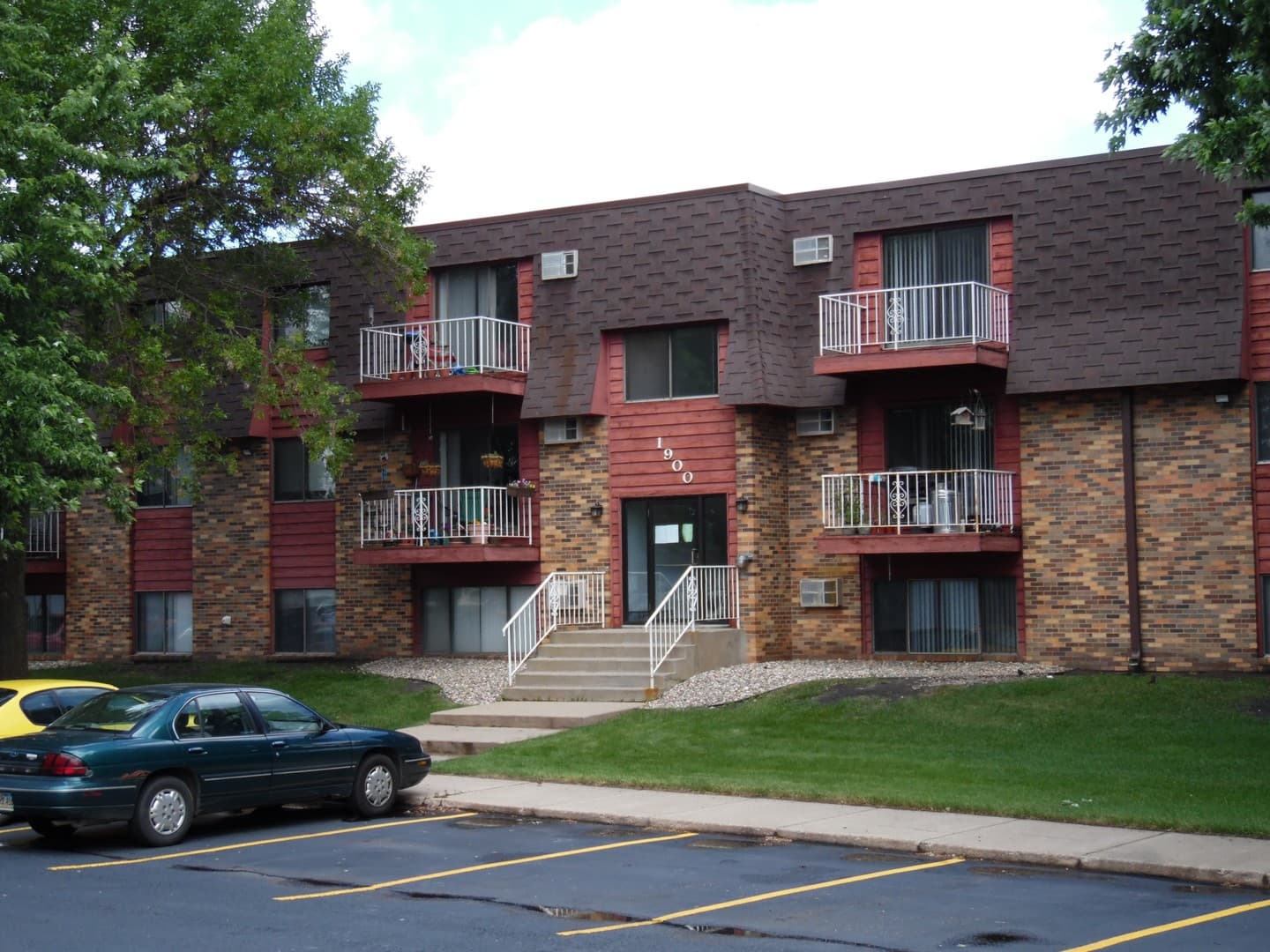 Sioux Falls Apartment: 1900 W 6th St.