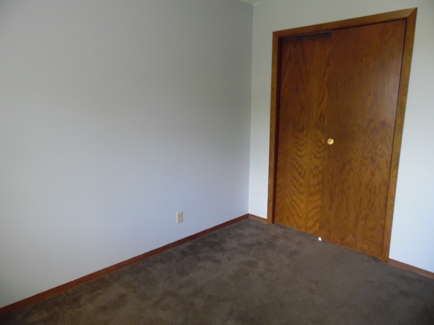 Sioux Falls Apartment: 4400 S Louise Avenue