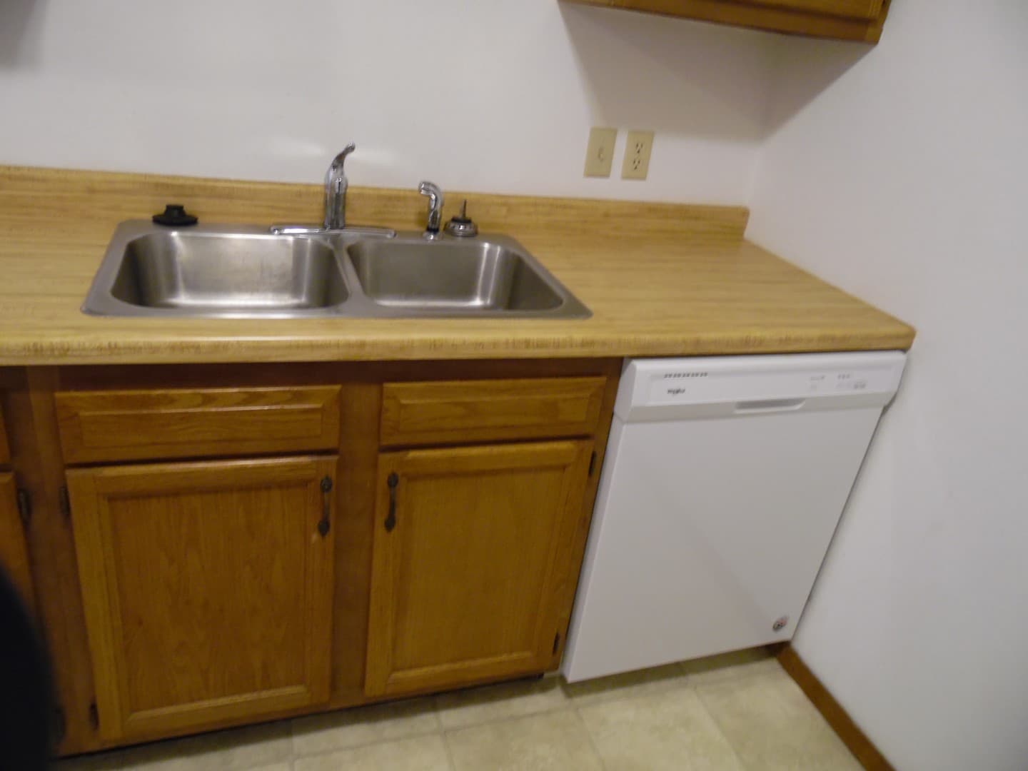 Sioux Falls Apartment: 1900 W 6th St.