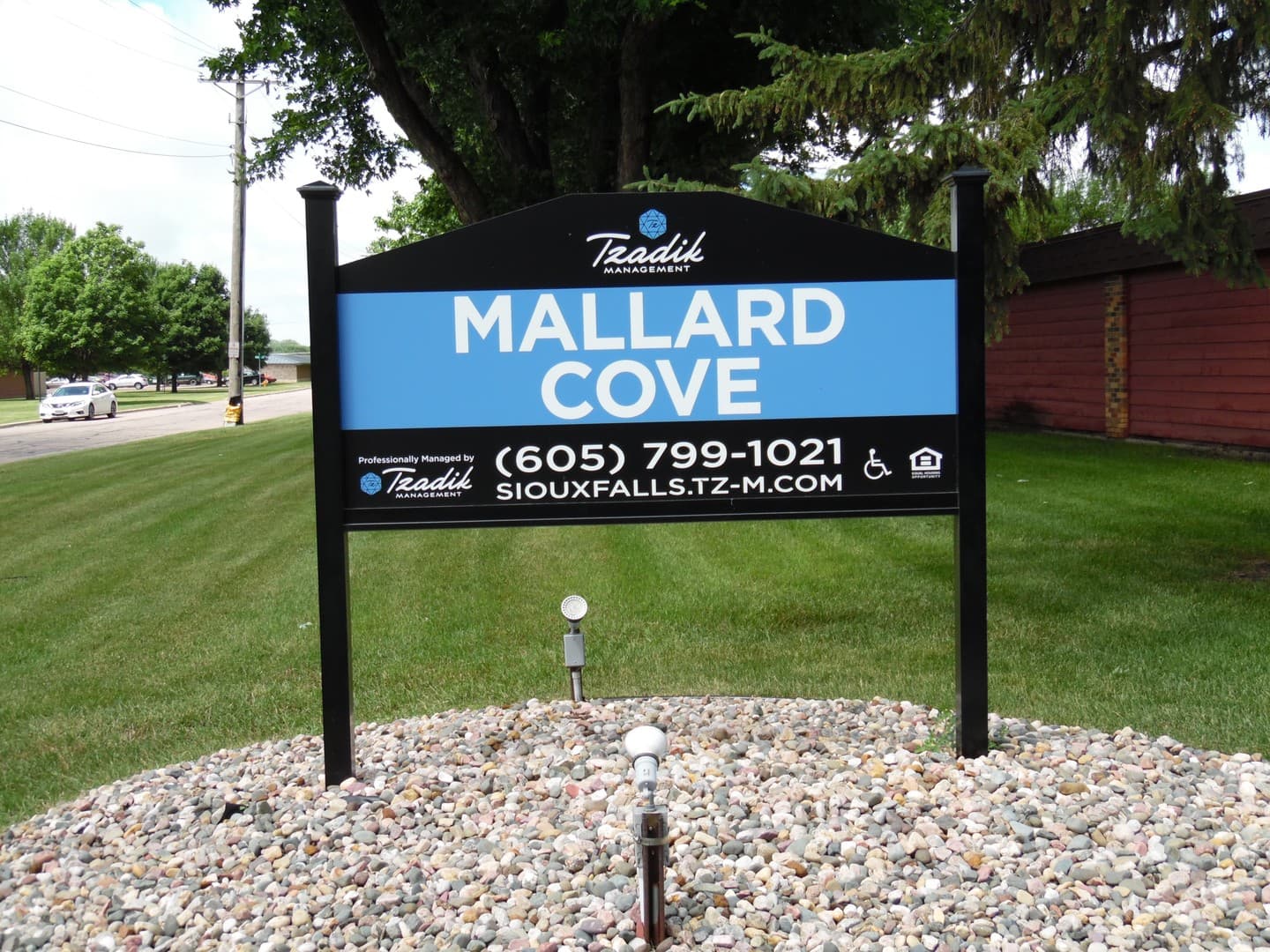Sioux Falls Apartment: 1900 W 6th St.