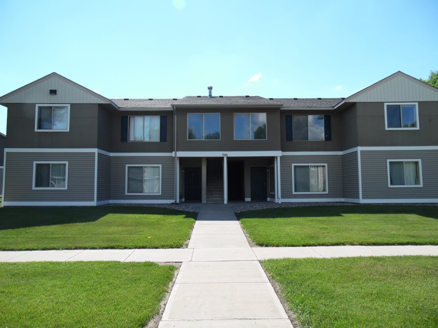 Sioux Falls Apartment: 701 S. Lyons Avenue